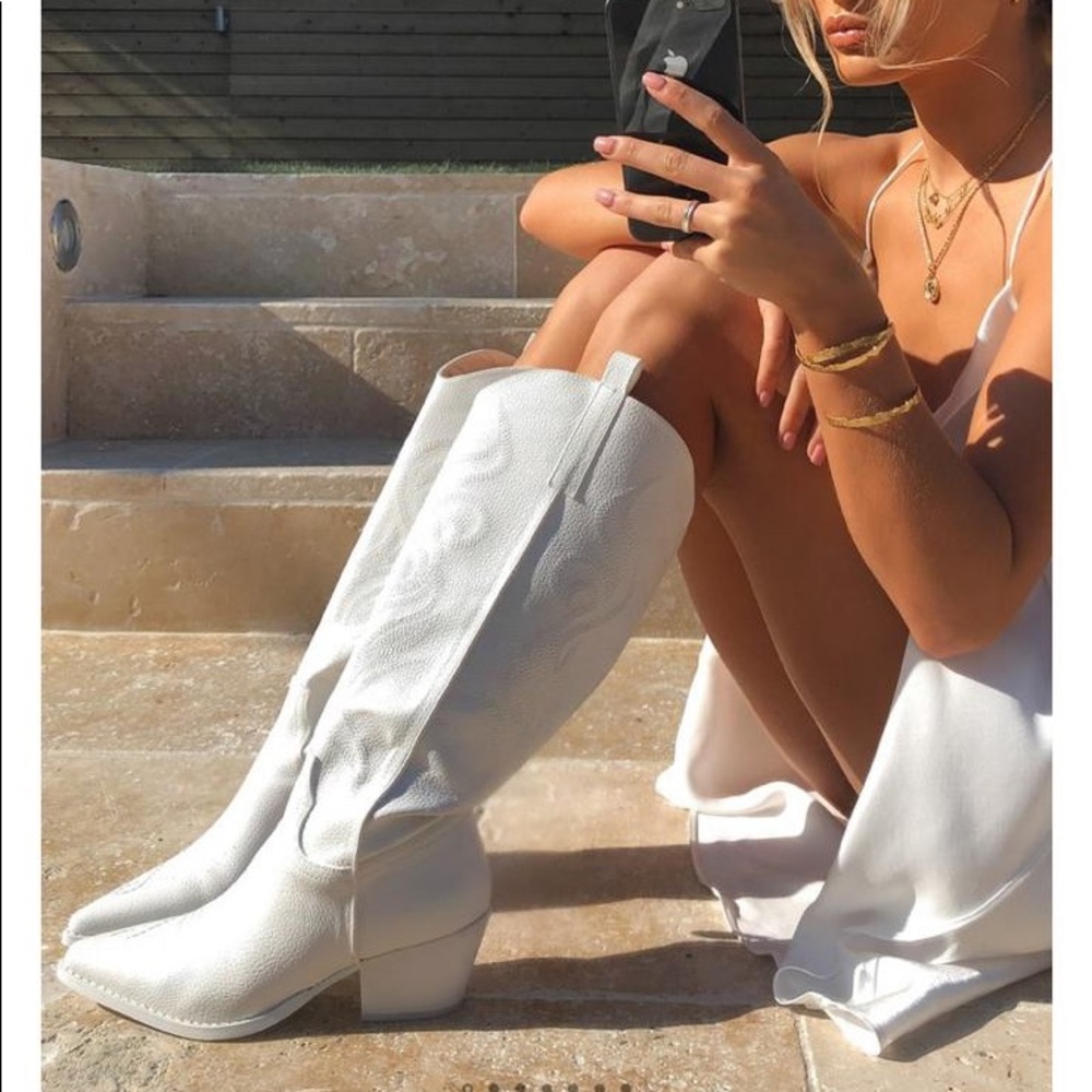 White Fox boutique White cowboy boots WORN ONCE